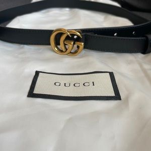 GUCCI leather belt with double G buckle. In excellent condition! *Authentic*